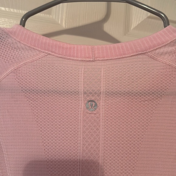 lululemon baby pink swiftly tech long sleeve - Picture 3 of 3
